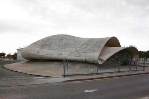 ***的候車亭設(shè)計(jì)值得分享國(guó)外候車亭設(shè)計(jì)賞析二